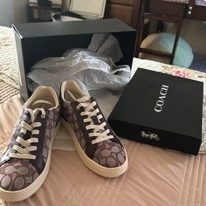 [BRAND NEW, NEVER WORN!] Coach Lowtop Unique Burgundy Shoes Women’s 7.5